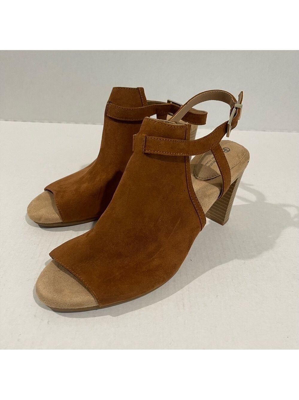 Women’s Giani Bernini Alessio Brown Peep Toe Block Heel Buckle Booties Size 11! - Picture 3 of 9